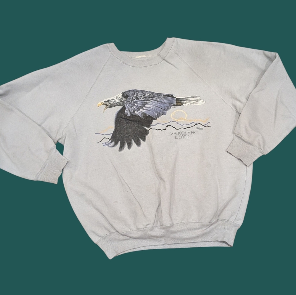 Vintage 90s Vancouver Island Eagle Graphic Gray Sweatshirt Canada